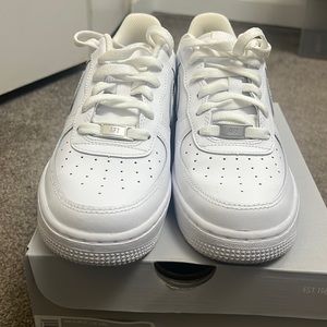 Nike Airforce 1 size 5 Youth